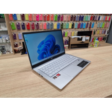 Потужній ультрабук Acer swift 3 .